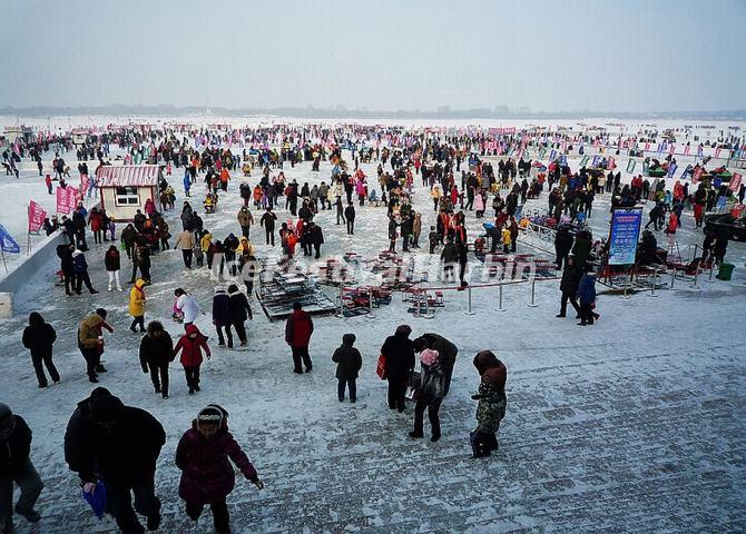 harbin songhua river ice and snow happy valley 2014 harbin songhua river ice and snow happy valley 2014