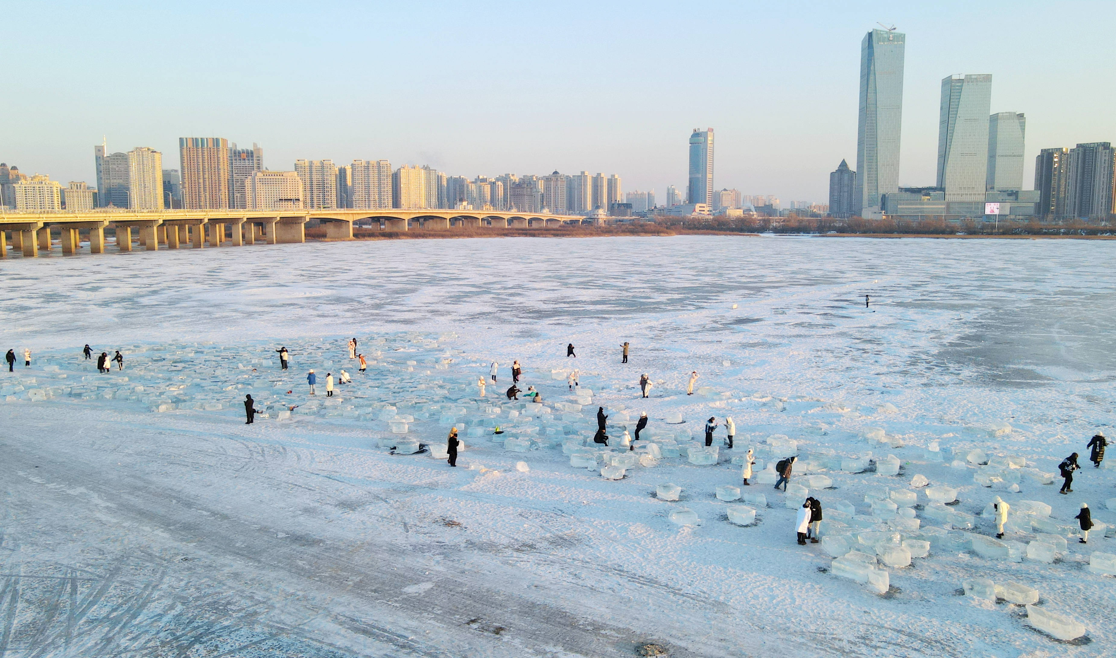 Harbin Songhua River Diamond Sea