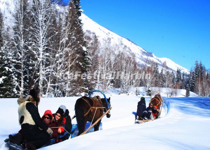 Horse Sledding in China's Snow Town