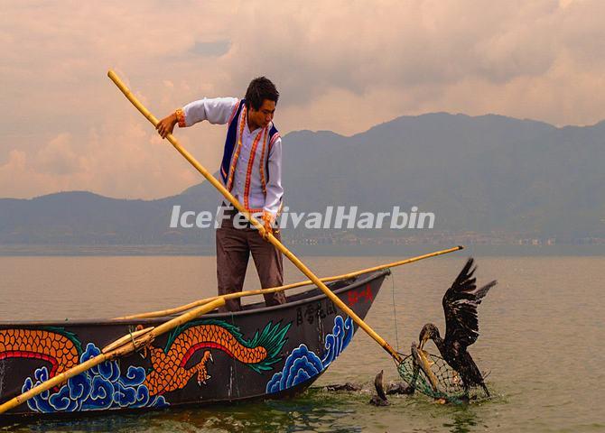 Fishing in Erhai Lake