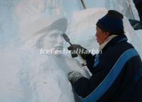 A Sculptor on Harbin International Ice and Snow Sculpture Competition