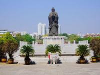 Statue of Confucius in Jianshui Temple of Confucius