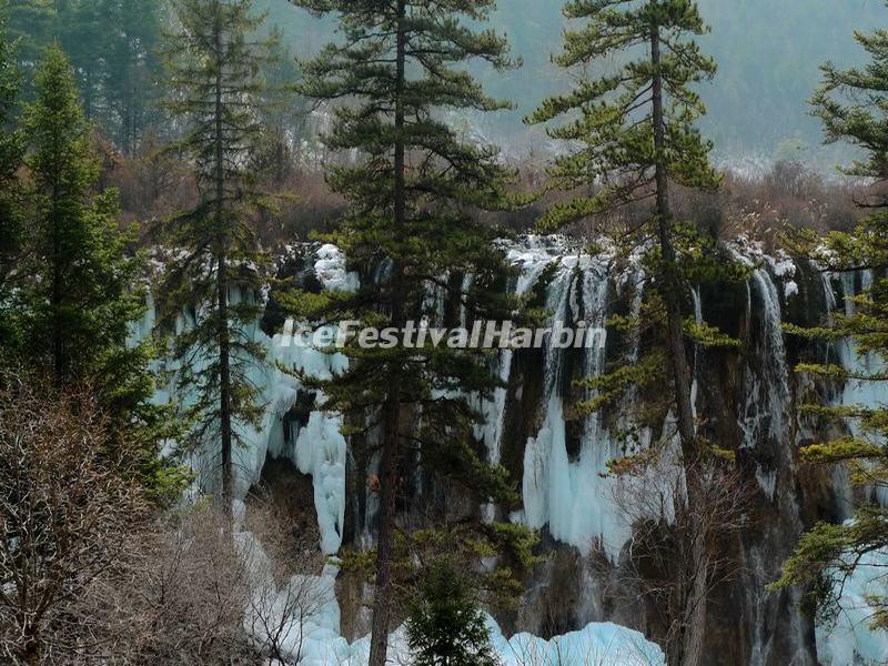 Jiuzhaigou Valley Nuorilang Waterfall in Snow