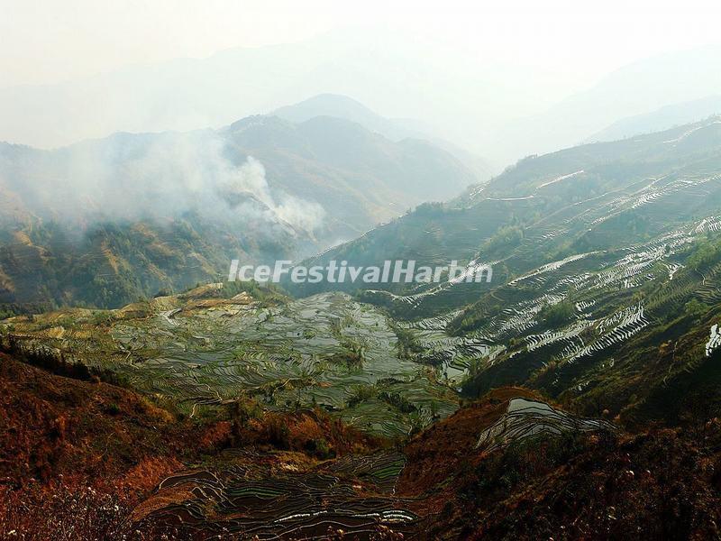 The Overlook Scenery of Laohuzui Rice Terraces 