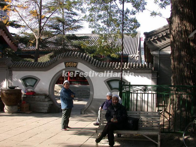 The Muslims in Beijing Madian Mosque