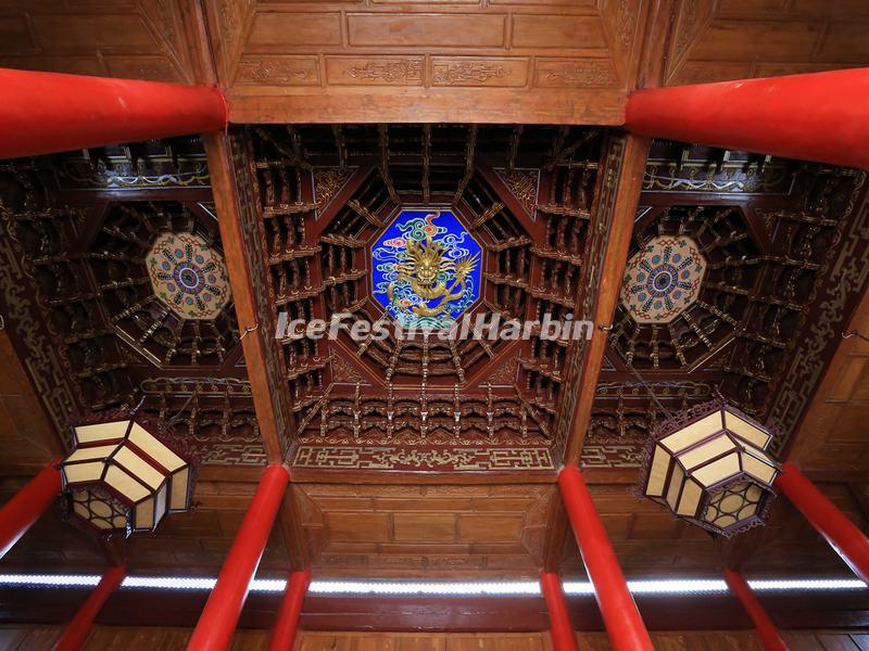 Ceiling of the Assembly Hall of Mu's Residence