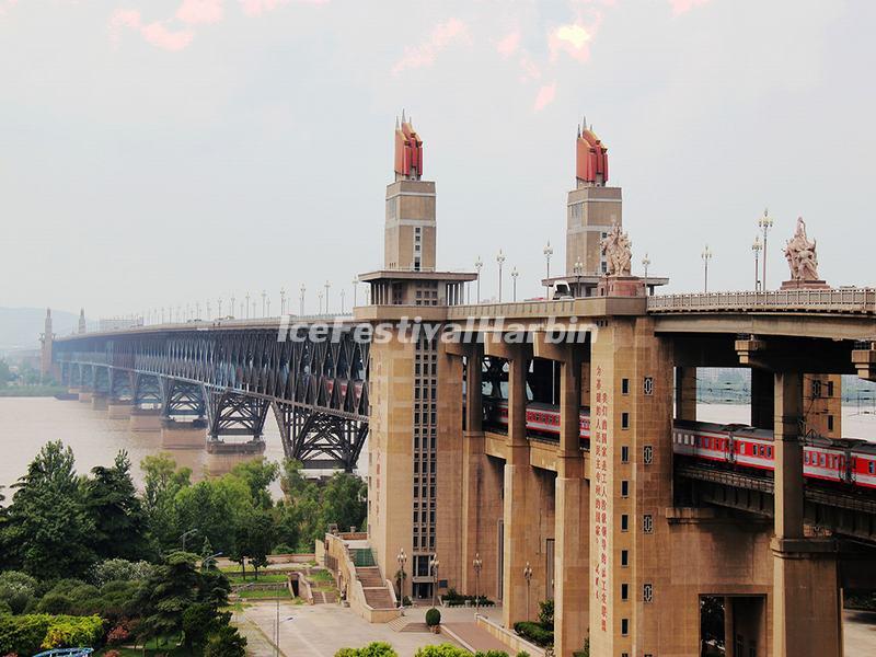 Nanjing Yangtze River Bridge