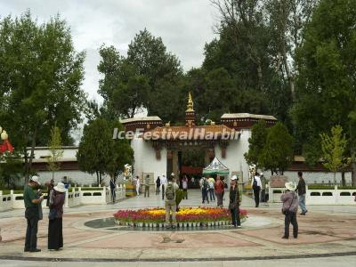 Lhasa Norbulingka Park