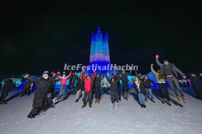 Overseas Students Enjoyed Harbin Ice Festival