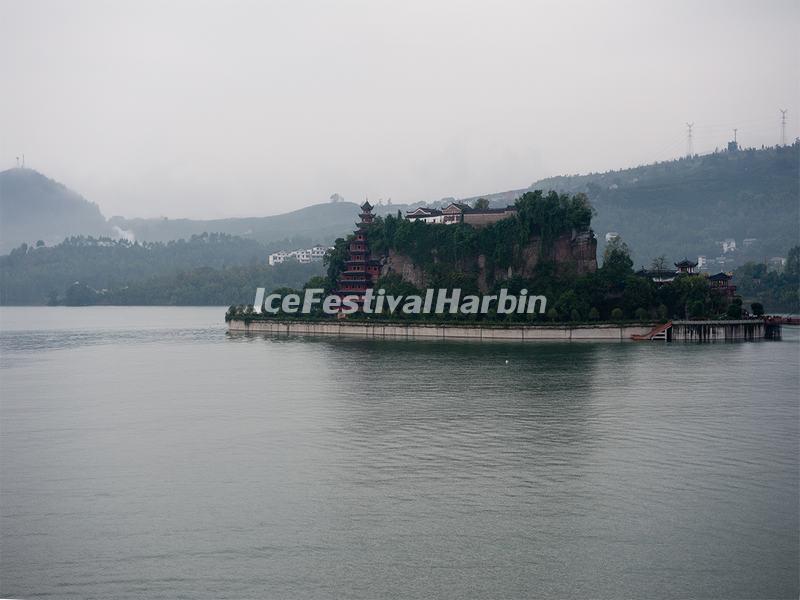 Yangtze River Shibaozhai Temple