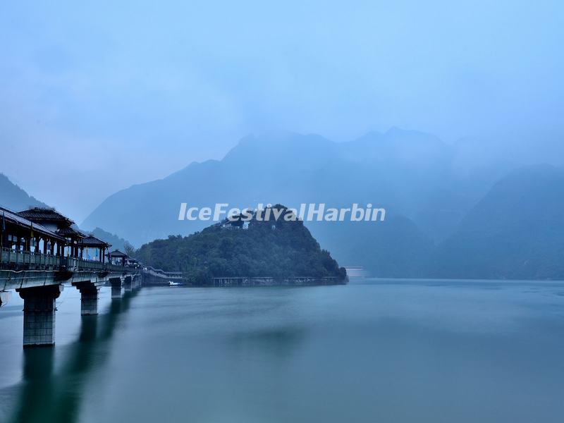 Yangtze River White Emperor City