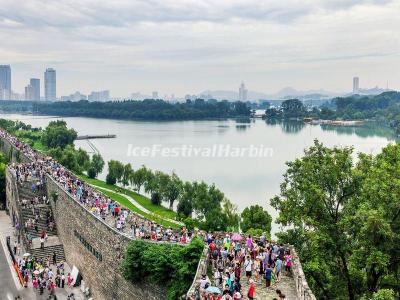 Xuanwu Lake