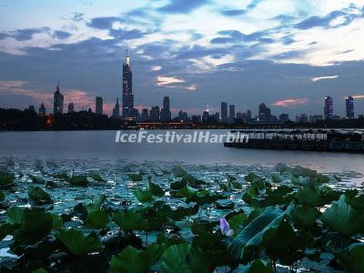 Xuanwu Lake