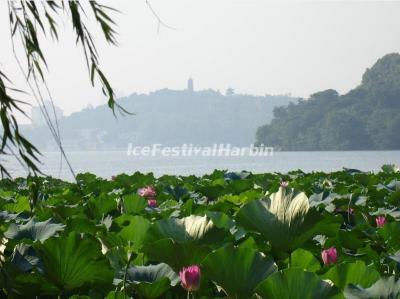 Xuanwu Lake