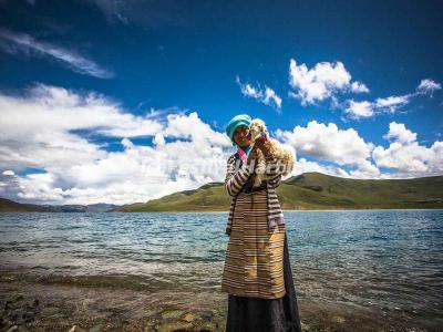 Tibet Yamdrok Lake