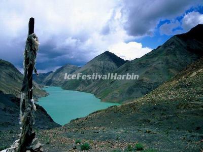 Yamdrok Lake