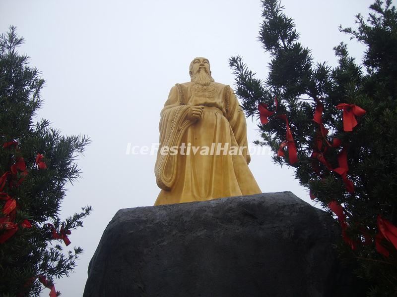 The Emperor Yao's Sculpture in Guilin Yao Mountain