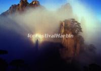 Buddhist Halo in the Yellow Mountain 