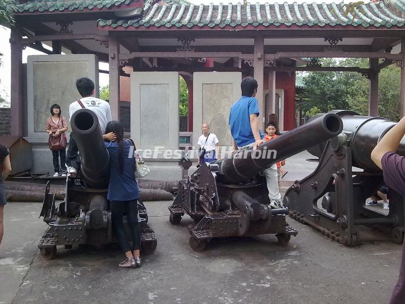 Cannons in Guangzhou Yuexiu Park 