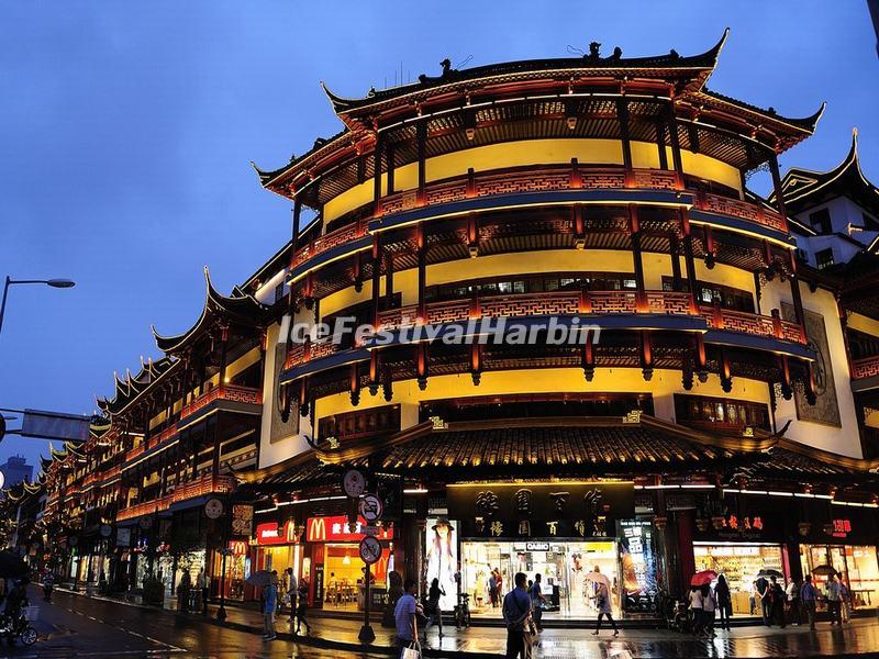 Shanghai Yuyuan Market Night Scene 