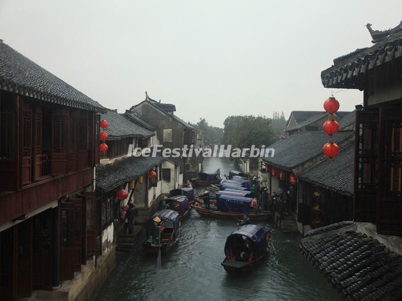 Boat Trip in Zhouzhuang Water Town