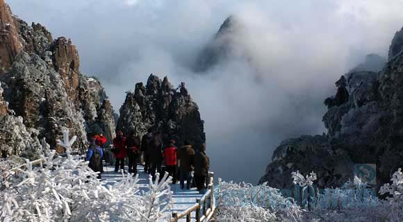 4-day Mount Huangshan Winter Photo Tour