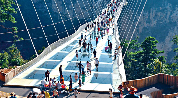 4-day Zhangjiajie National Park Glass Bridge & Tianmen Mountain Tour